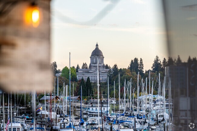 Mottman-Black Lake locals can take a short drive to visit the Washington State Capitol Building.