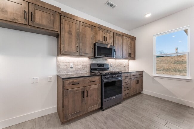 2800 Hay Meadow St, Springdale, AR 72762 - photo 4