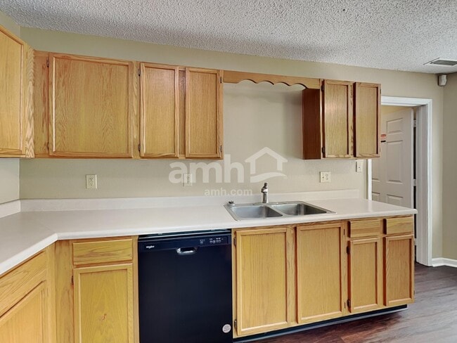 12154 Brushfield Ln, Fishers, IN 46037 - photo 4