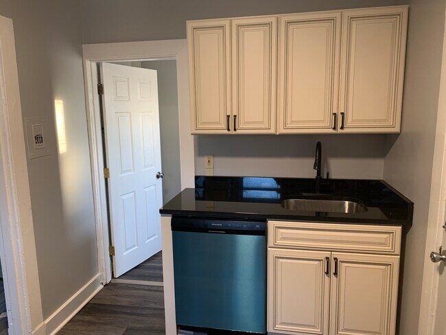 2208 Crittenden Dr unit 2, Louisville, KY 40217 - photo 2