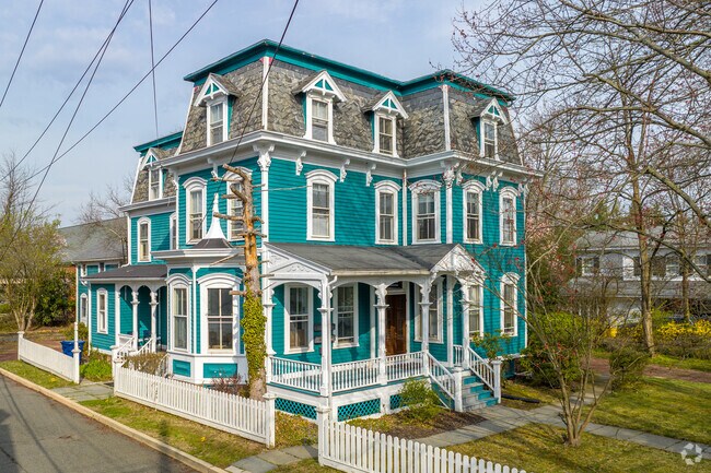 Historic Victorian homes of Pennington are located in the downtown area.