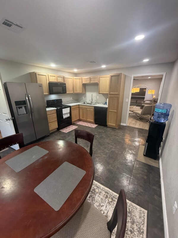 215 S Grand Ave, Okmulgee, OK 74447 - photo 6