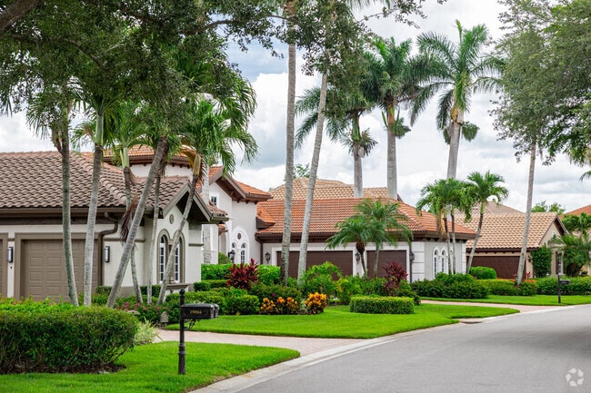 Homes in Grandezza are set along quiet residential roadways.
