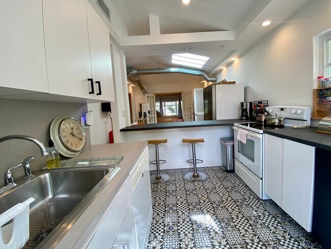 500 NE 62nd St unit Cozy 2 BR apartment, Miami, FL 33138 - photo 5