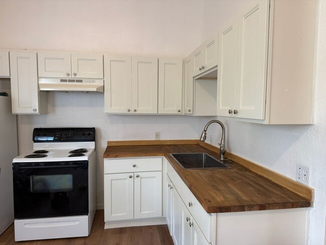 9008 N Mohawk Ave unit 9008 Mohawk, Portland, OR 97203 - photo 2