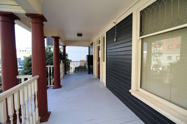 1634 NW Everett St unit 202, Portland, OR 97209 - photo 3