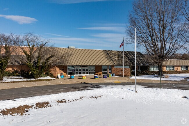 Smith Academy receives an overall grade of B from Niche.