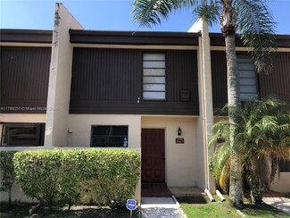 9948 NW 10th St, Pembroke Pines, FL 33024