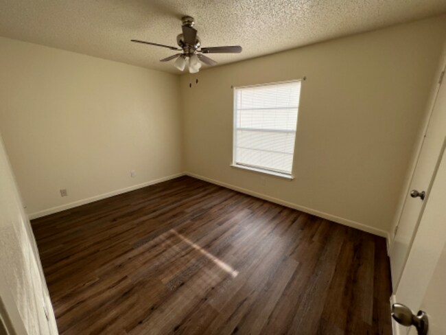 1702 Kirk Ave unit 103, Killeen, TX 76543 - photo 4