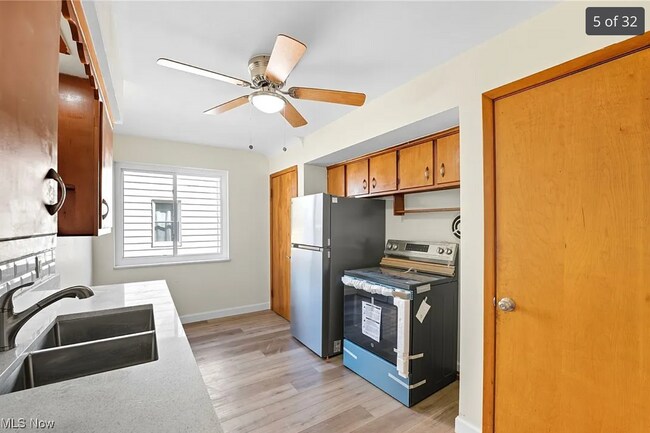 3340 W 210th St unit 3342-Upper Unit, Cleveland, OH 44126 - photo 3