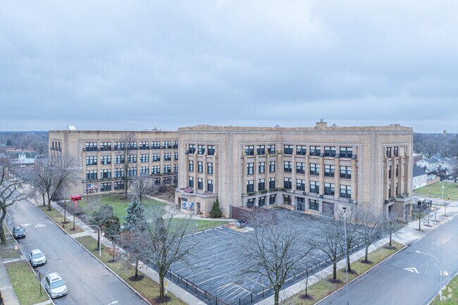 Harper High School offers courses in Reading and Math.