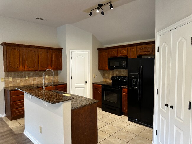 3120 Lippizan St, Waco, TX 76706 - photo 5