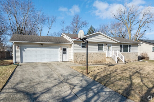 Ranch style homes are a very popular home style in Lowell neighborhoods.