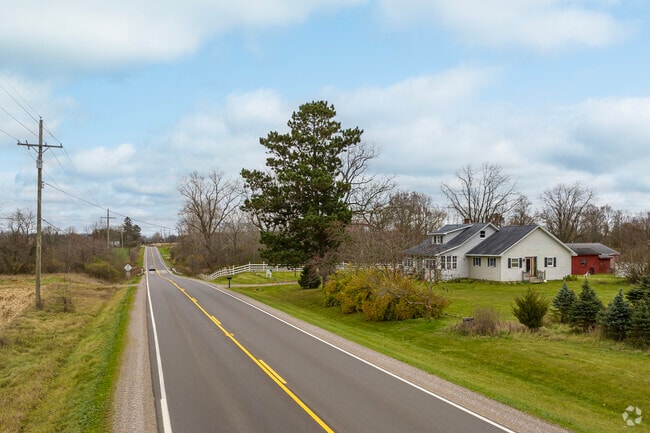Oregon Township homes  with surrounding acreage usually sell for $115,000 to $535,000.