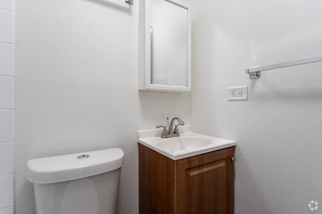 Beautiful Remodeled Apartments - includes washer/dryer Must See!, Lakewood, CO 80214 - photo 7