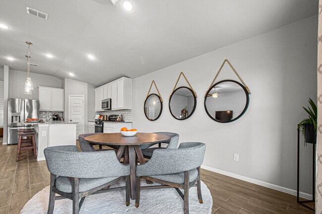 8024 Butterfield Dr unit 37163100, San Antonio, TX 78227 - photo 6