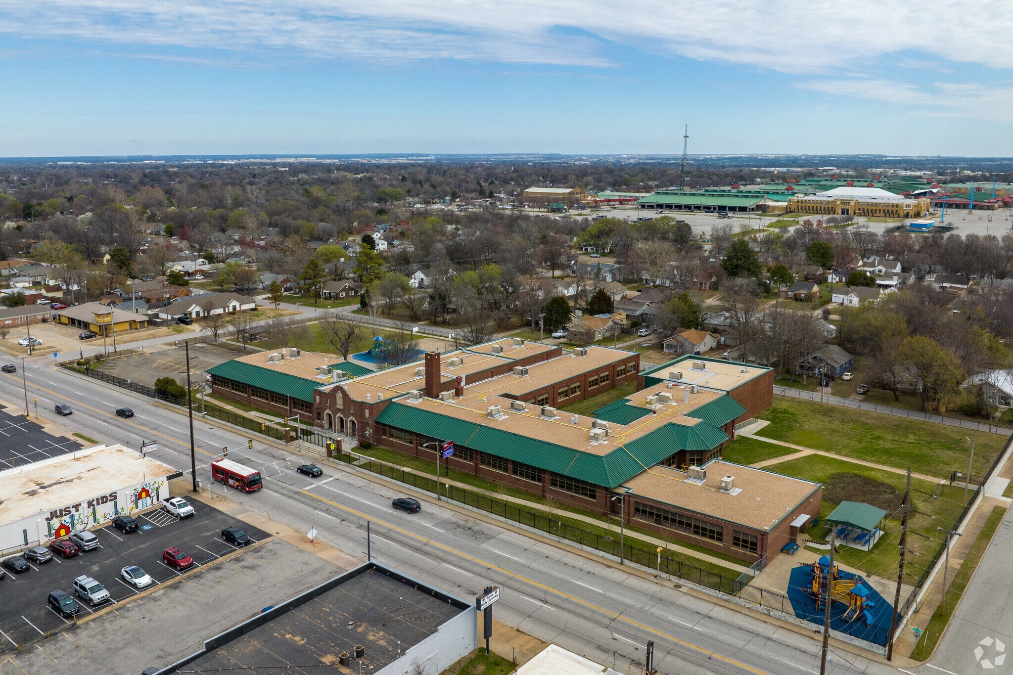 Lanier Elementary School is a great option for young students of Sunrise Terrace in Tulsa, OK.