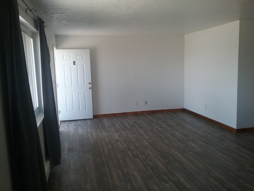 Entryway to Living Room
