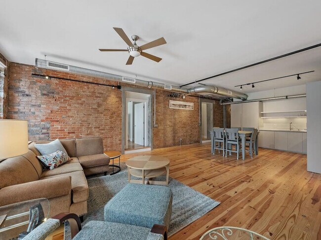 111 W Elder St unit ID1056039P, Cincinnati, OH 45202 - photo 2