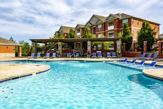 550 Stoneridge Dr, Lawrence, KS 66049