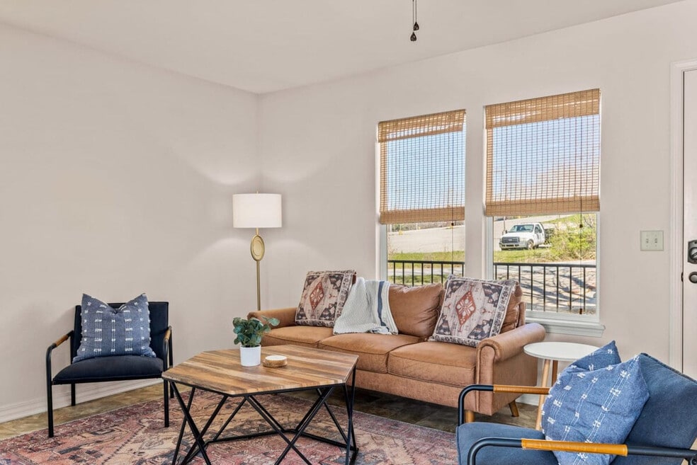 145 E Baxter Ln unit ID1241294P, Fayetteville, AR 72701 - photo 1