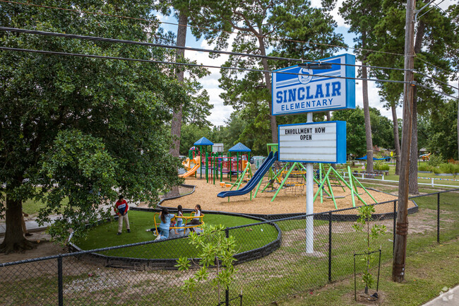 Sinclair Elementary School, Rankings & Reviews - Homes.com