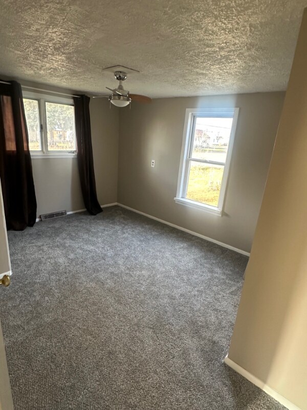 822 2nd Ave SE, Sidney, MT 59270 - photo 3