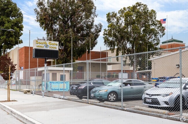 South Gate Middle School educates students in grades 6-8.