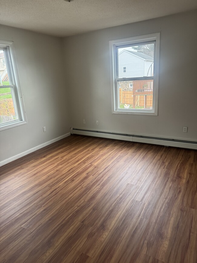52 Charles St unit Stephen, New Britain, CT 06051 - photo 6