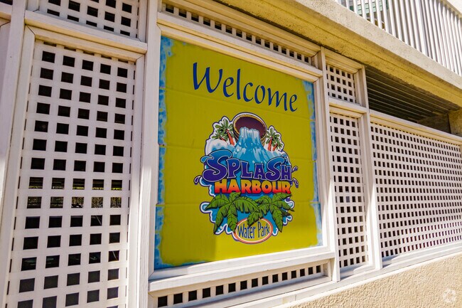 Signage for Splash Harbor Waterpark