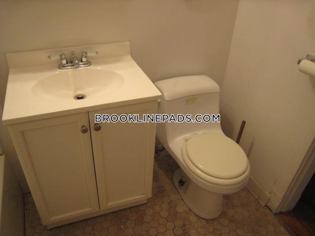 60 Egmont St unit 6, Brookline, MA 02446 - photo 2