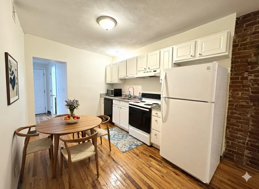 838 Huntington Ave unit 3, Boston, MA 02115 - photo 1