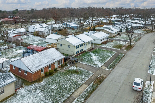 Discover single level and multi-level homes at Crestwood in Fort Wayne.