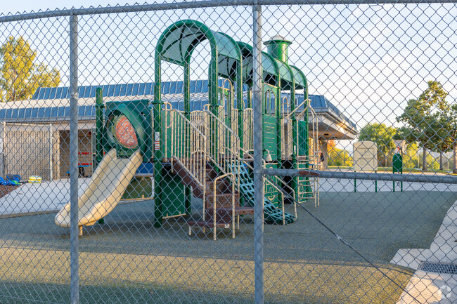 The beautiful campus of Rolling Ridge Elementary School includes modern amenities for students.