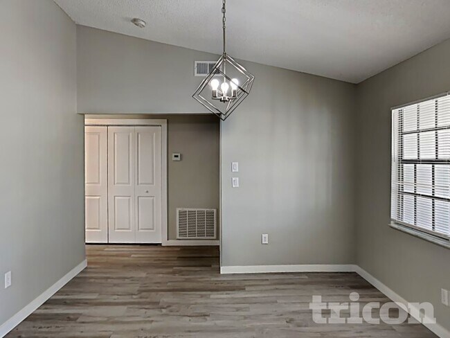 13079 Spencer Ct, Spring Hill, FL 34609 - photo 6