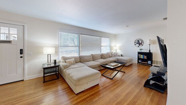 122 Brees Blvd, San Antonio, TX 78209 - photo 2