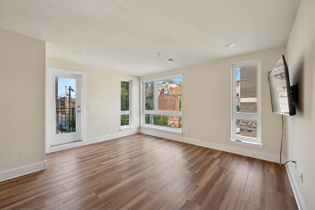 1519 N Sydenham St unit B, Philadelphia, PA 19121 - photo 2