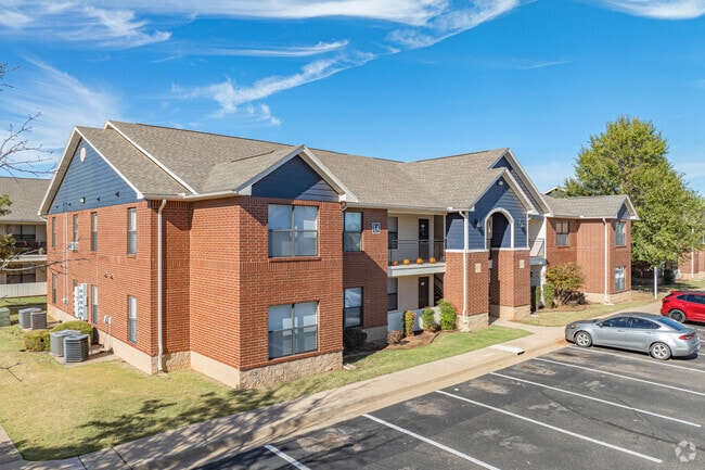 Edmond at Twenty500, Edmond, OK 73003 - photo 2