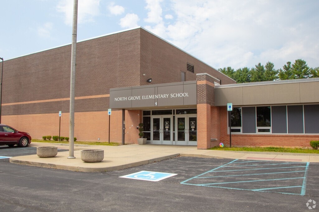 North Grove Elementary School serves students from Pre-K through the 5th grade.