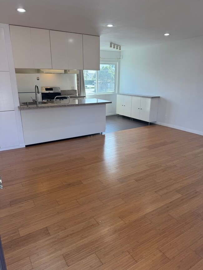 CATO, Torrance, CA 90501 - photo 2