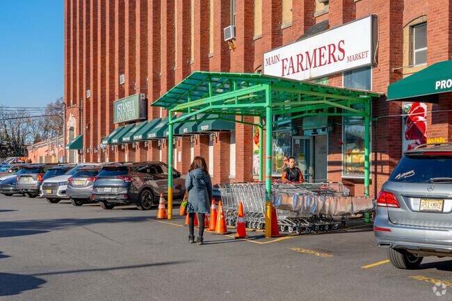 The Instanbul Food Bazaar offers a wide variety of Halal meat and middle eastern products.