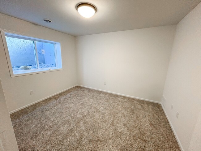 6732 Meadow View Dr S, Fargo, ND 58104 - photo 3