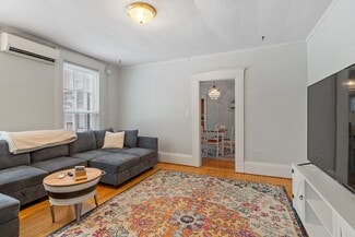 68 Walnut St, Manchester, NH 03104