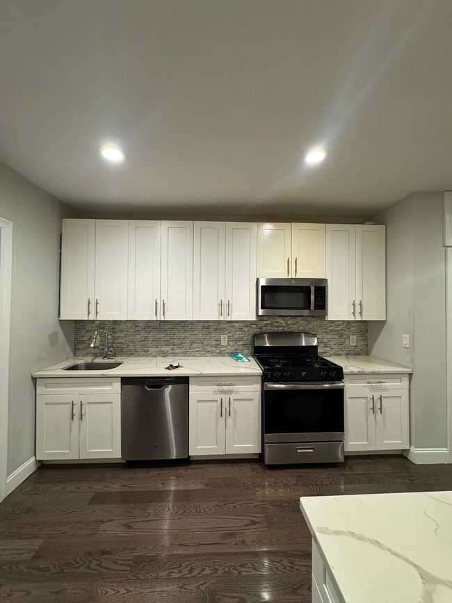 232 Van Horne St unit 2, Jersey City, NJ 07304 - photo 5