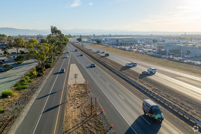 The Bayshore Freeway is a convenient way to get around the Salinas area.