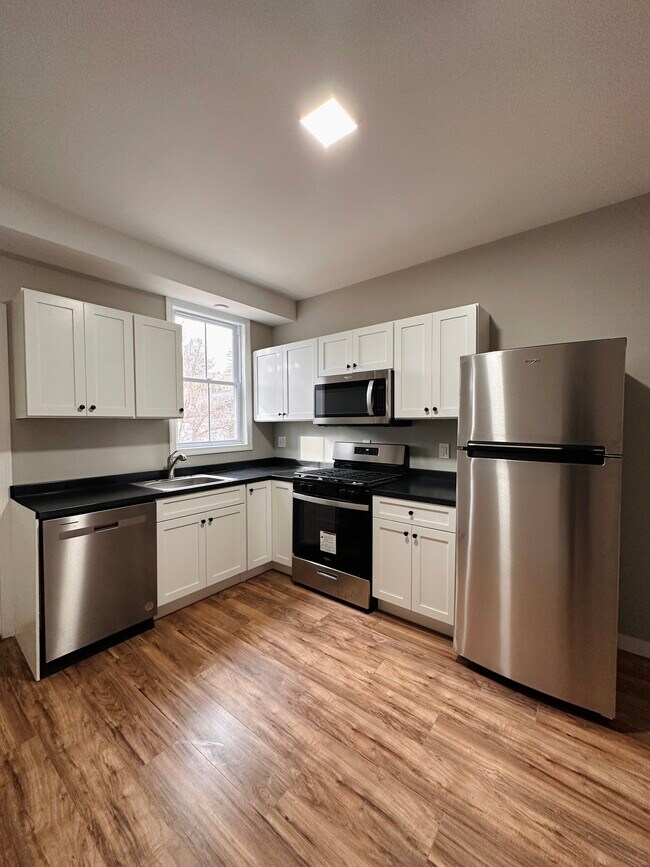 19 Thompson St Unit B, Vernon, CT 06066