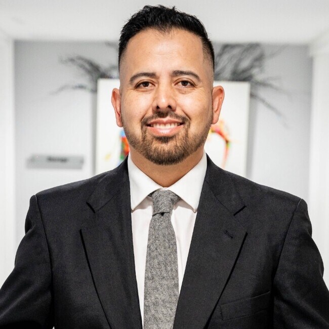 Agent Photo