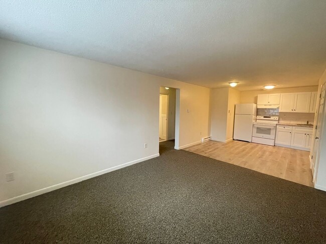 181 Loudon Rd unit 201, Concord, NH 03301 - photo 3