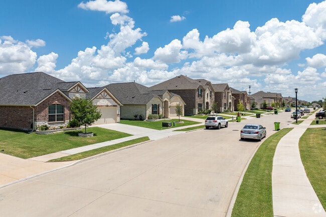 The homes in Paloma Creek are known for their curb appeal and welcoming neighborhoods.