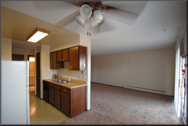Kings Manor Apartments, Minneapolis, MN 55428 - photo 4